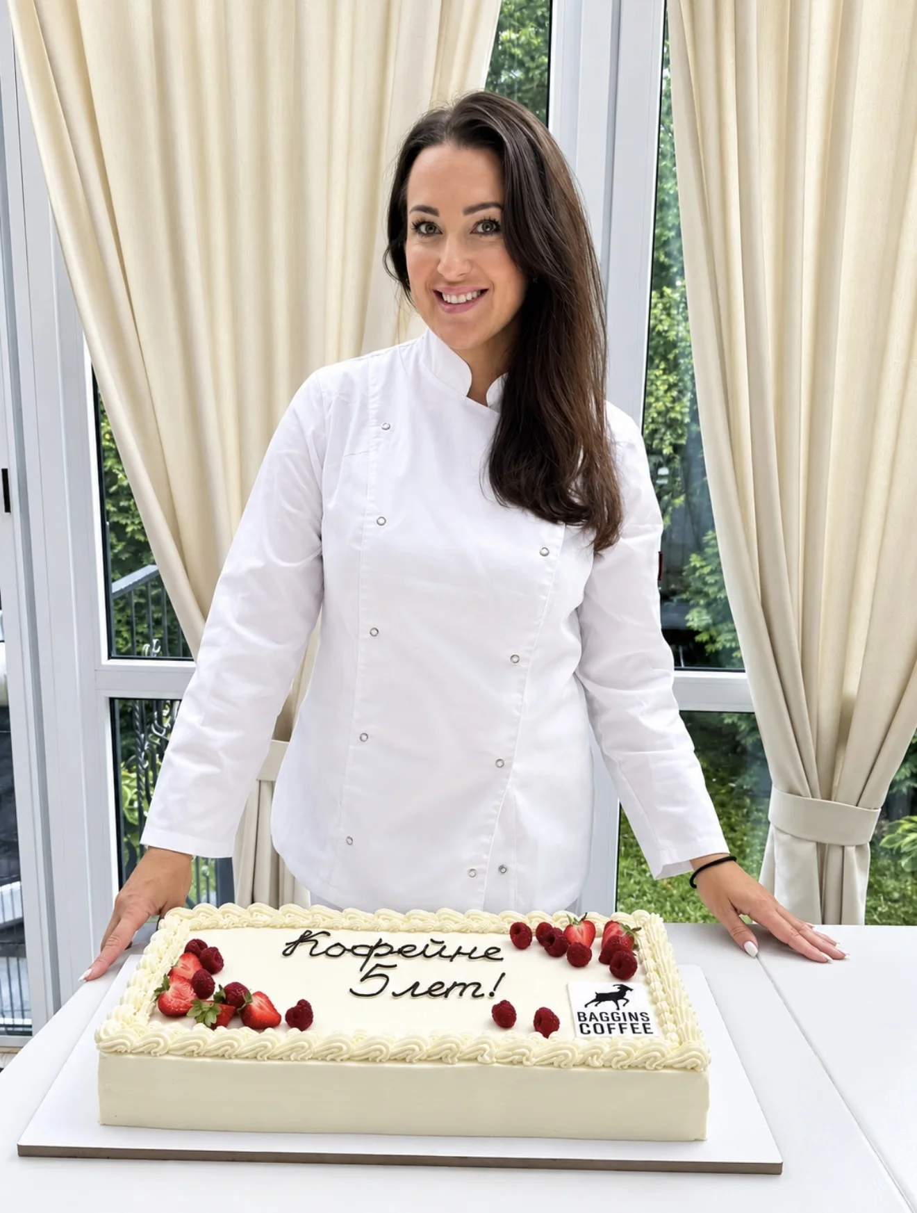 Кондитер Любовь Романенко — зефирные цветы и торты Amor Cake